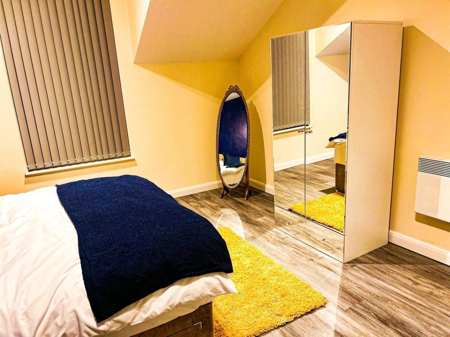 Betty'S Apartment- Metres From Train Station هاروغايت المظهر الخارجي الصورة