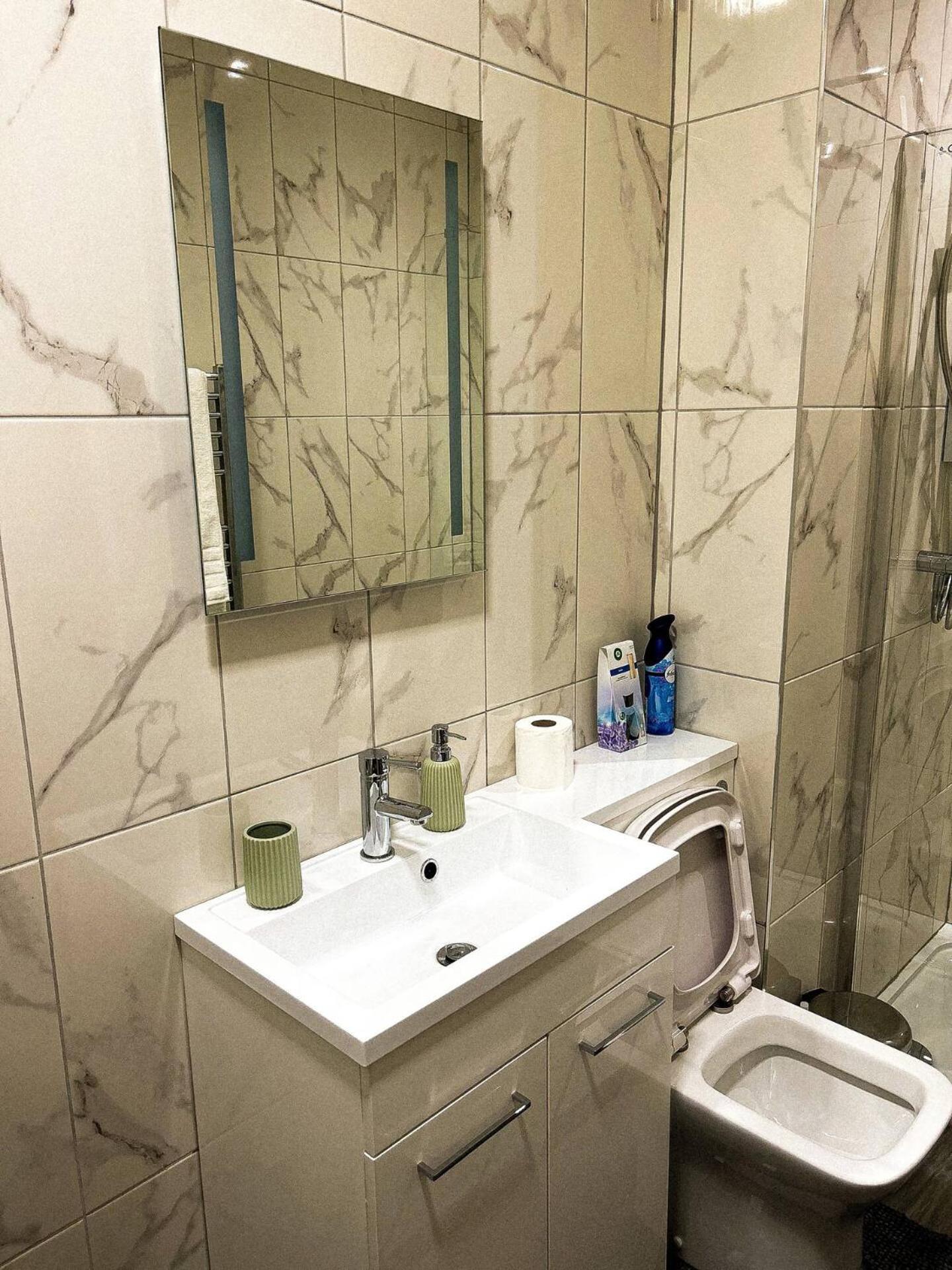 Betty'S Apartment- Metres From Train Station هاروغايت المظهر الخارجي الصورة